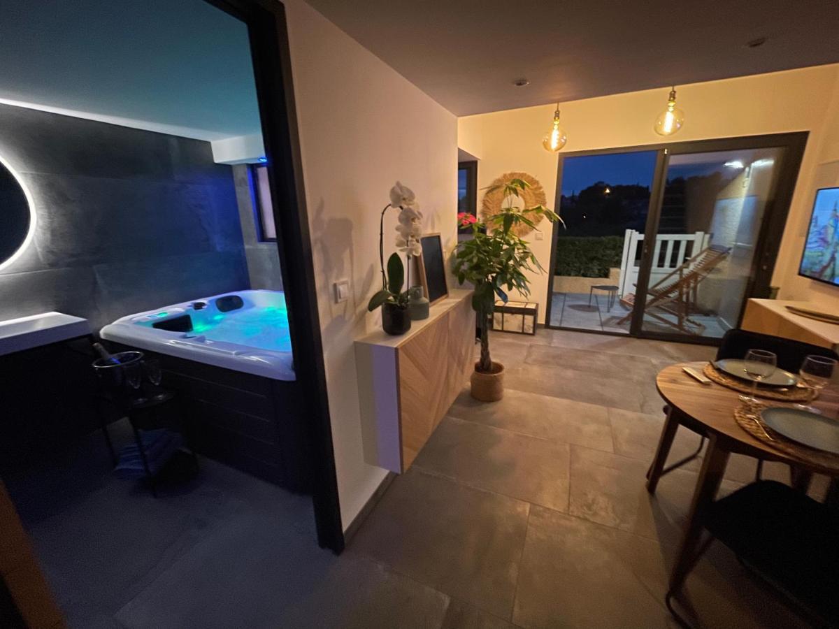 Spa & Vue Mer - Les O De Bandol Buitenkant foto